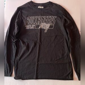 NFL Buccaneers SZ M Black Long Sleeve T Shirt Cotton